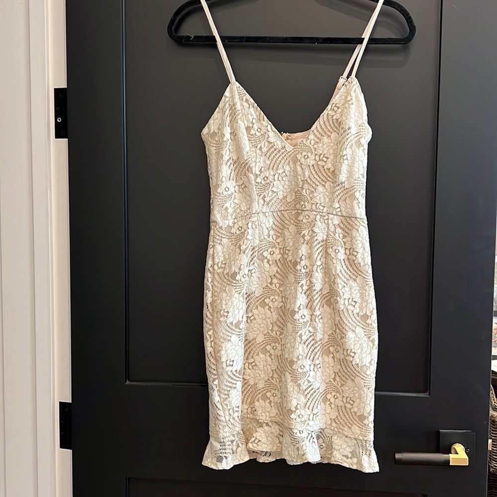 Superdown size XS cream lace mini dress